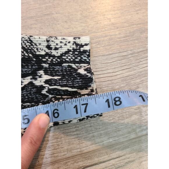 Cyrus medium women's snake print thin knit sweater - Picture 9 of 9